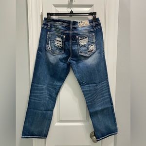 MISS ME MID RISE EASY CROP